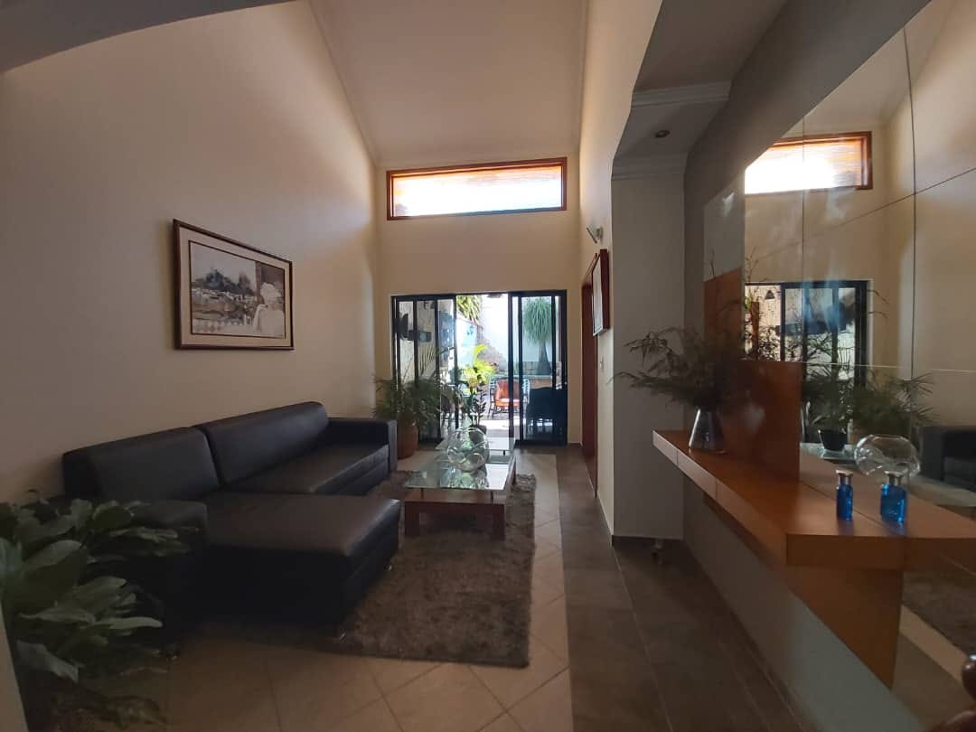 Stunning Townhouse in Mañongo